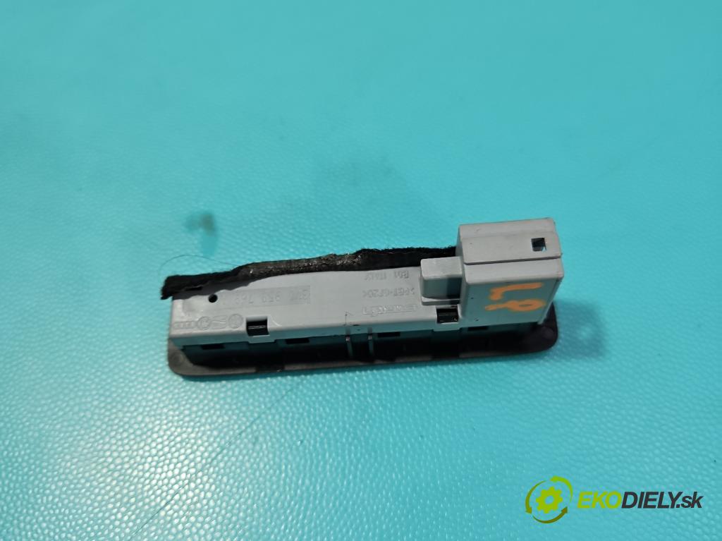 Skoda Superb III 2015-2024 2.0 tdi 150 HP automatic 110 kW 1968 cm3 5- prepínač ostatné 3V0959769A