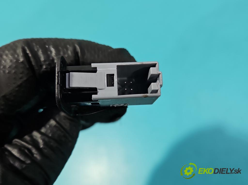 Skoda Superb III 2015-2024 2.0 tdi 150 HP automatic 110 kW 1968 cm3 5- prepínač ostatné 3V0959769A