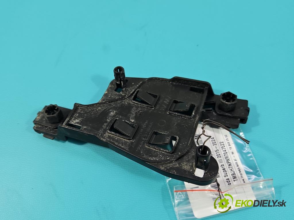 Skoda Superb III 2015-2024 2.0 tdi 150 HP automatic 110 kW 1968 cm3 5- Upevnenie: 5QF907816B