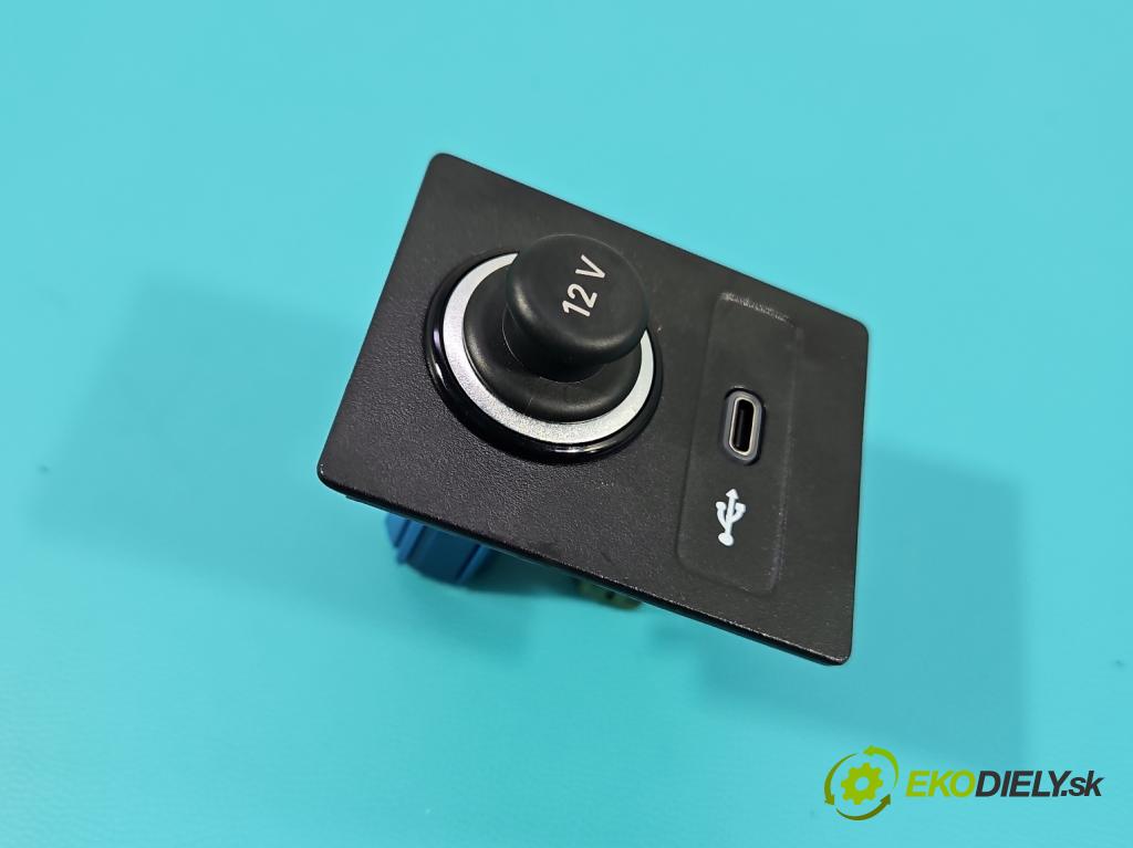 Skoda Superb III 2015-2024 2.0 tdi 150 hp automatic 110 kW 1968 cm3 5- zásuvka USB