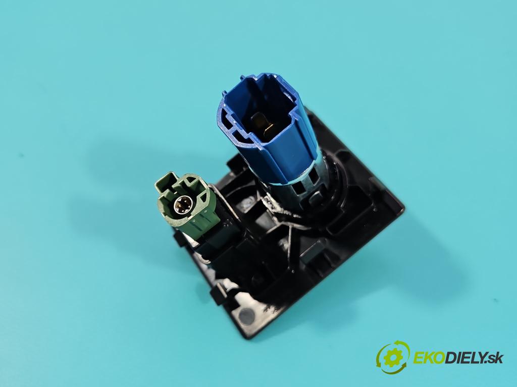 Skoda Superb III 2015-2024 2.0 tdi 150 hp automatic 110 kW 1968 cm3 5- zásuvka USB