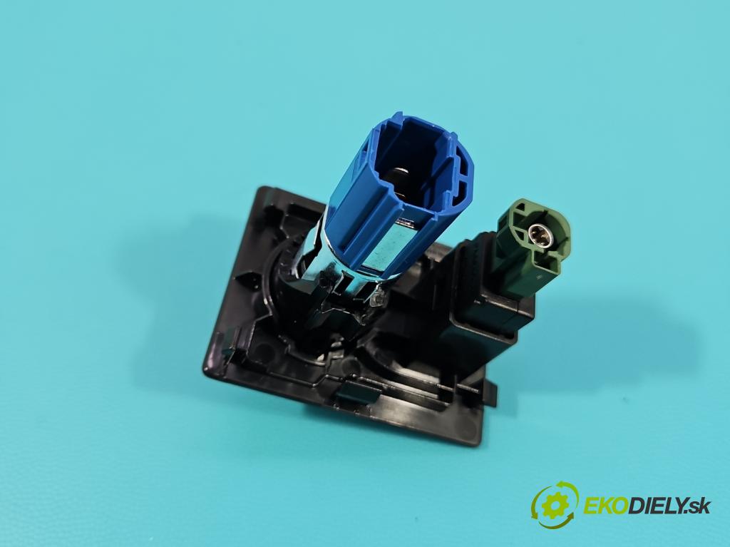 Skoda Superb III 2015-2024 2.0 tdi 150 hp automatic 110 kW 1968 cm3 5- zásuvka USB