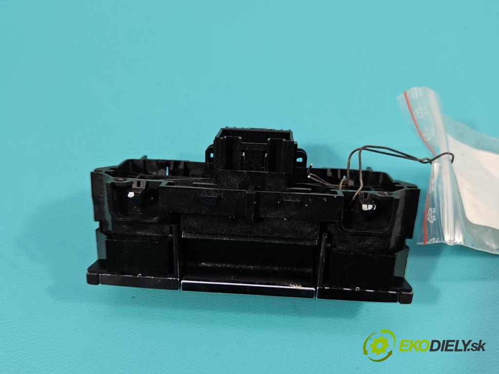 Skoda Superb III 2015-2024 2.0 tdi 150 hp automatic 110 kW 1968 cm3 5- Přepínač brzda: ručního 3V0927225C (Páčky pod volantem)