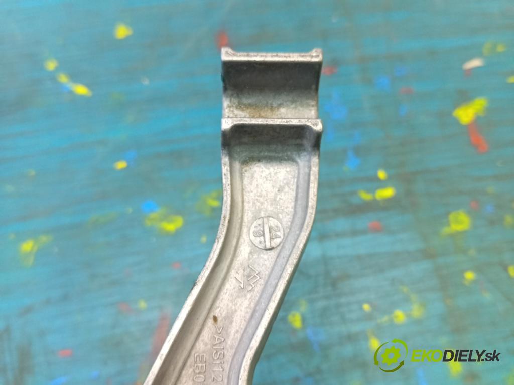 Skoda Superb III 2015-2024 2.0 tdi 150 hp automatic 110 kW 1968 cm3 5- Polštář: motoru 5WA199262H (Držák motoru)