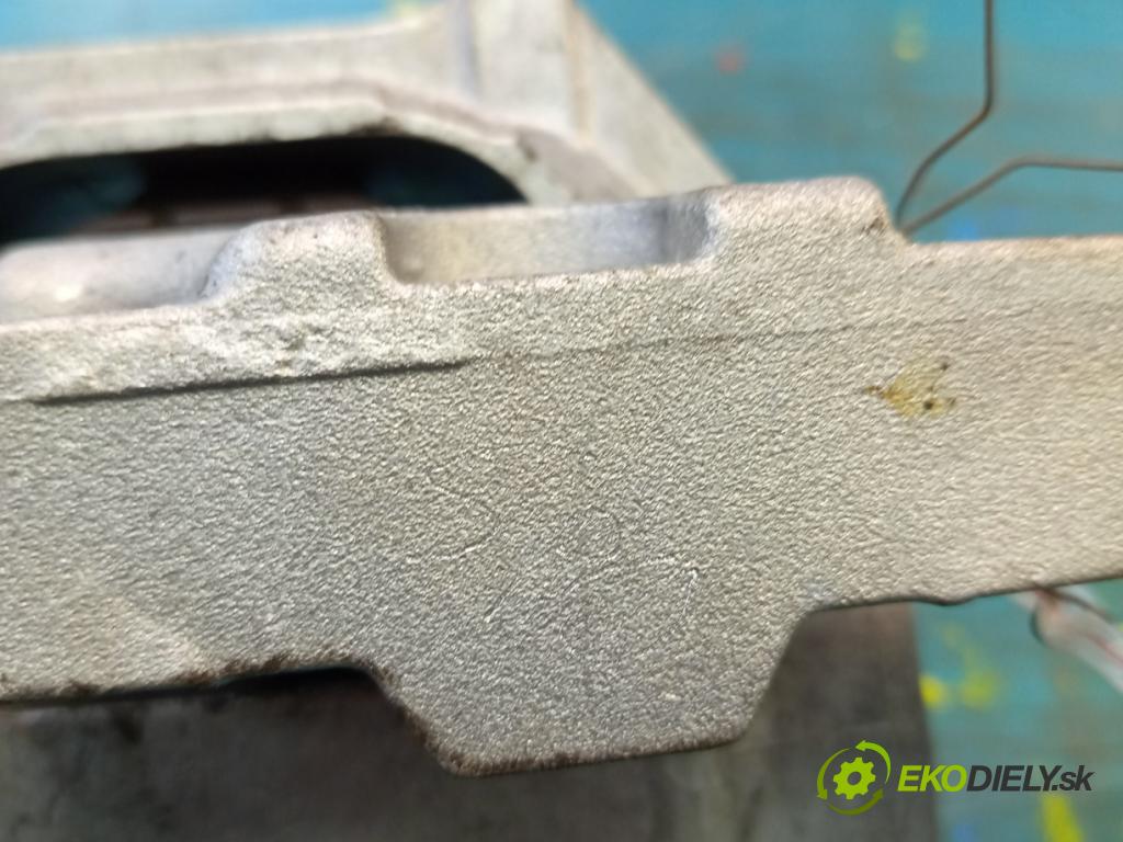 Skoda Superb III 2015-2024 2.0 tdi 150 hp automatic 110 kW 1968 cm3 5- Polštář: motoru 5WA199262H (Držák motoru)