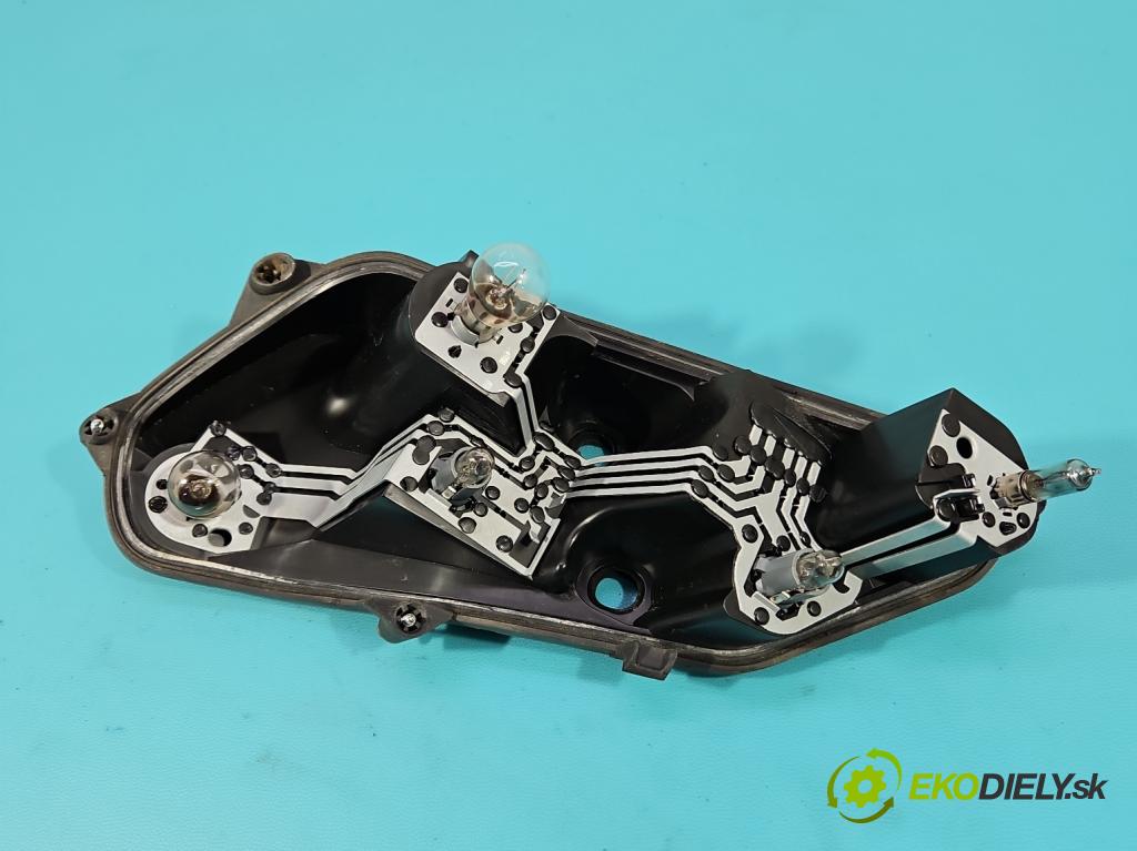 Opel Insignia A 2008-2017 2.0 cdti 131 HP manual 96 kW 1956 cm3 5- svetlo / reflektor zadné pravé 366900804 (Kľučka dverí ostatné)