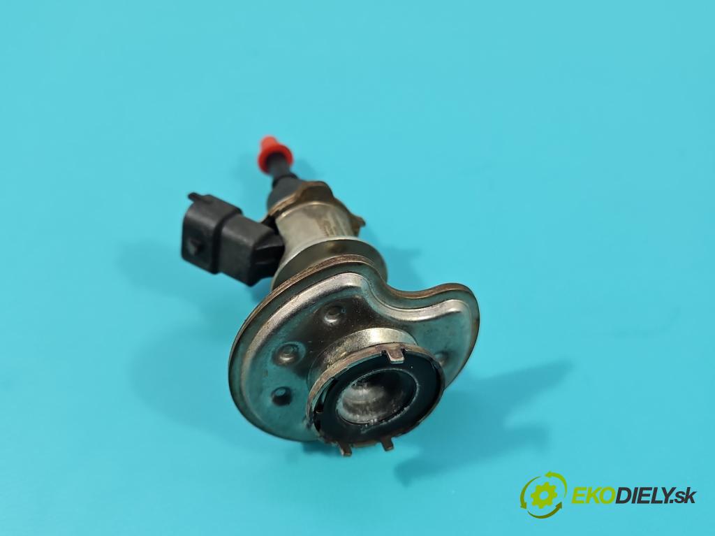 Skoda Superb III 2015-2024 2.0 tdi 150 hp automatic 110 kW 1968 cm3 5- vstřikovač 0444021118 (Vstřikovač paliva)