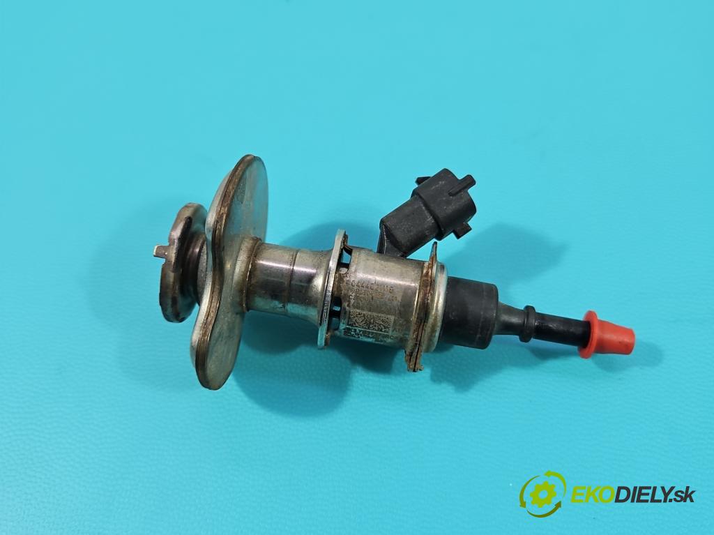 Skoda Superb III 2015-2024 2.0 tdi 150 hp automatic 110 kW 1968 cm3 5- vstřikovač 0444021118 (Vstřikovač paliva)