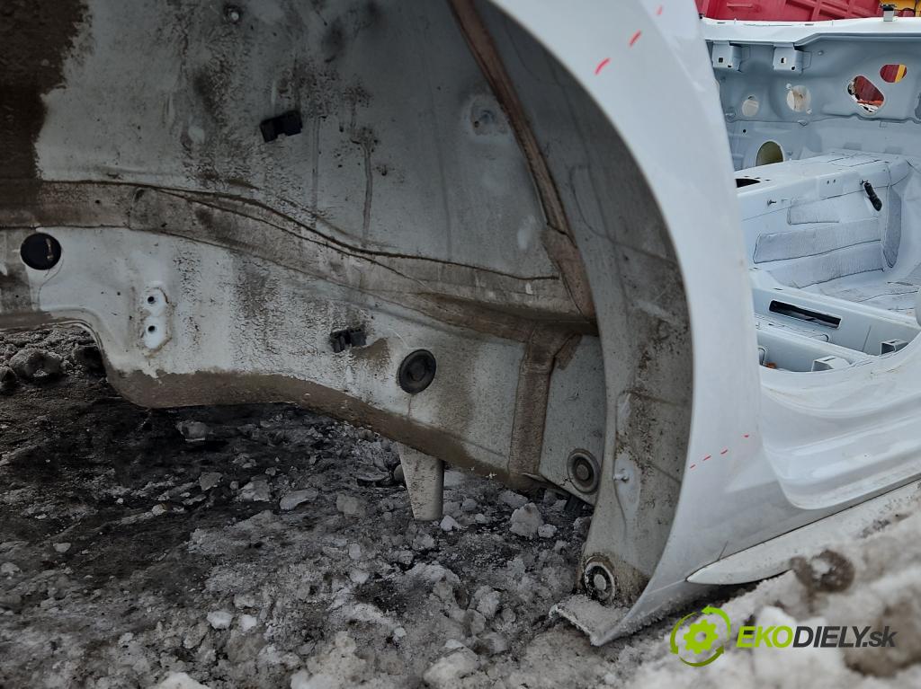 Audi A4 B9 2015-2024 2.0 TFSI 252KM automatic 185 kW 1984 cm3 4- blatnik zadní pravý