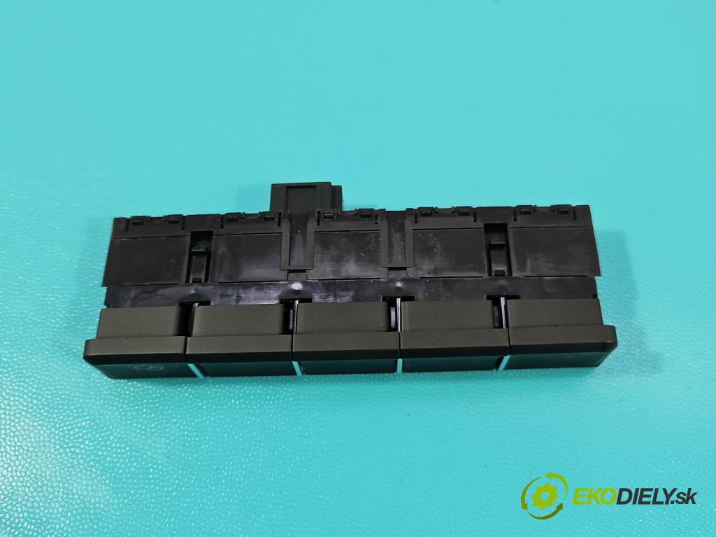 Skoda Superb III 2015-2024 2.0 tdi 150 HP automatic 110 kW 1968 cm3 5- prepínač ostatné 3V1927238R