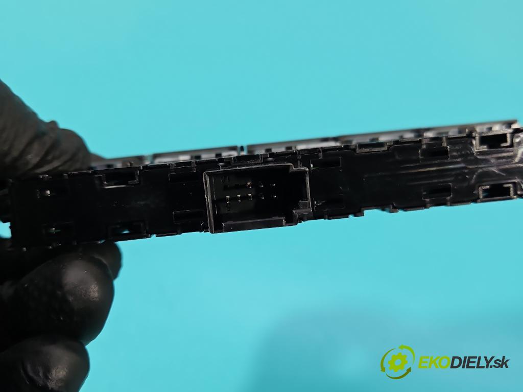 Skoda Superb III 2015-2024 2.0 tdi 150 HP automatic 110 kW 1968 cm3 5- prepínač ostatné 3V1927238R