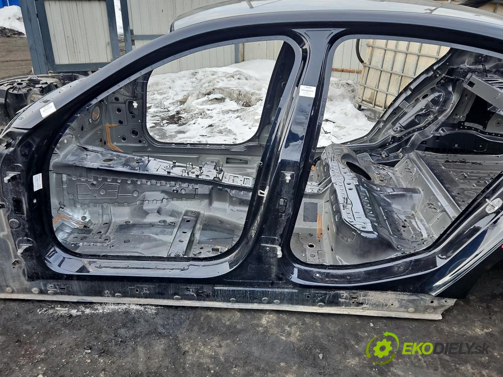 Bmw 5 G30 2017-2024 2.0d 190 hp automatic 140 kW 1995 cm3 4- práh levý  (Karoserie ostatní)