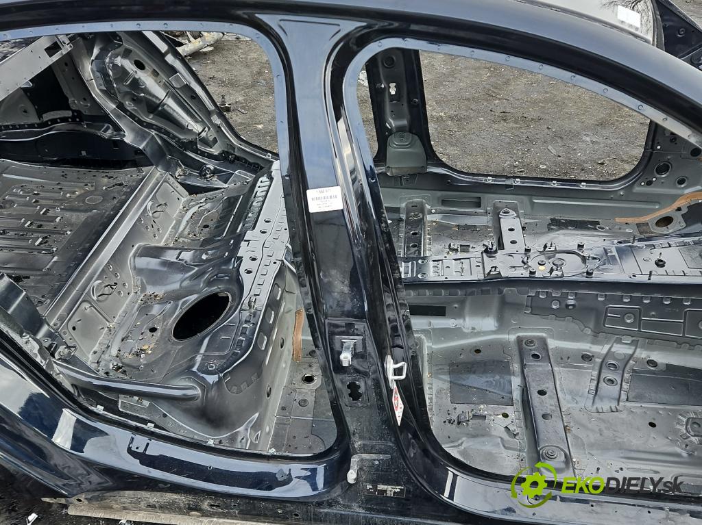 Bmw 5 G30 2017-2024 2.0d 190 hp automatic 140 kW 1995 cm3 4- práh pravý  (Karoserie ostatní)