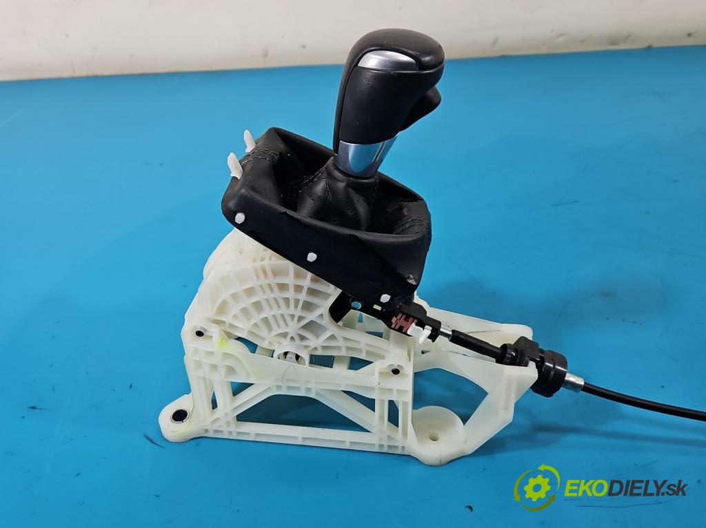 Mazda 6 III GJ 2012-2024 2.0 16V 145 HP automatic 107 kW 1998 cm3 5- Páka: Změny: stupeň,rýchlosť  (Rýchlostná páka (kulisa))