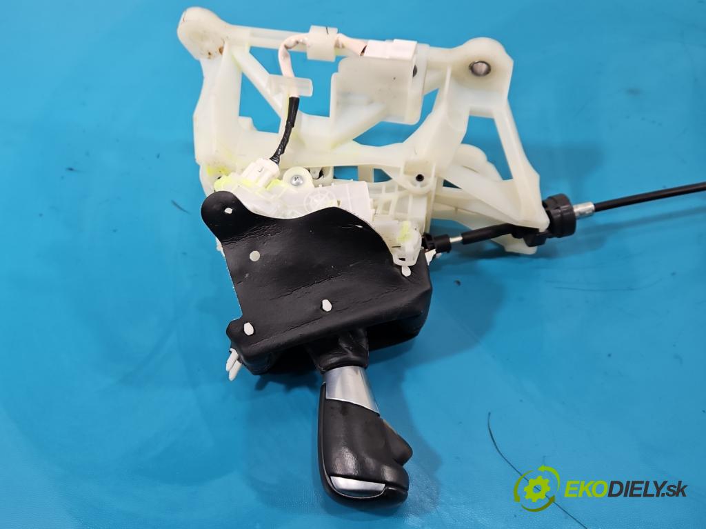 Mazda 6 III GJ 2012-2024 2.0 16V 145 HP automatic 107 kW 1998 cm3 5- Páka: Změny: stupeň,rýchlosť  (Rýchlostná páka (kulisa))