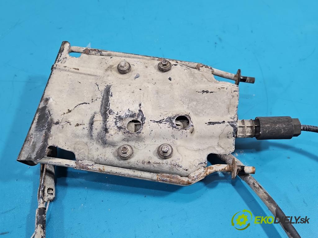 Opel Meriva B 2010-2017 1.3 cdti 75 hp manual 55 kW 1248 cm3 5- brzda manuál: elektrický: 13386364 (Ruční brzda)