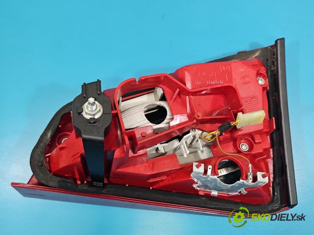 Audi A4 B8 2007-2015 2.0 tdi 136hp manual 100 kW 1968 cm3 4- světlo zadní levé 8K5945093B (Klika dveří ostatní)