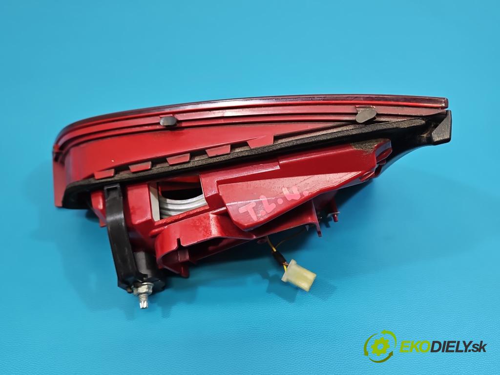 Audi A4 B8 2007-2015 2.0 tdi 136hp manual 100 kW 1968 cm3 4- světlo zadní levé 8K5945093B (Klika dveří ostatní)