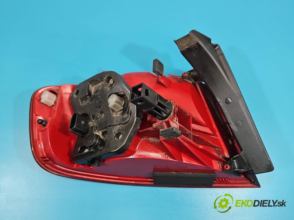 Audi A4 B8 2007-2015 2.0 tdi 136hp manual 100 kW 1968 cm3 4- světlo zadní pravé 8K5945096B (Klika dveří ostatní)