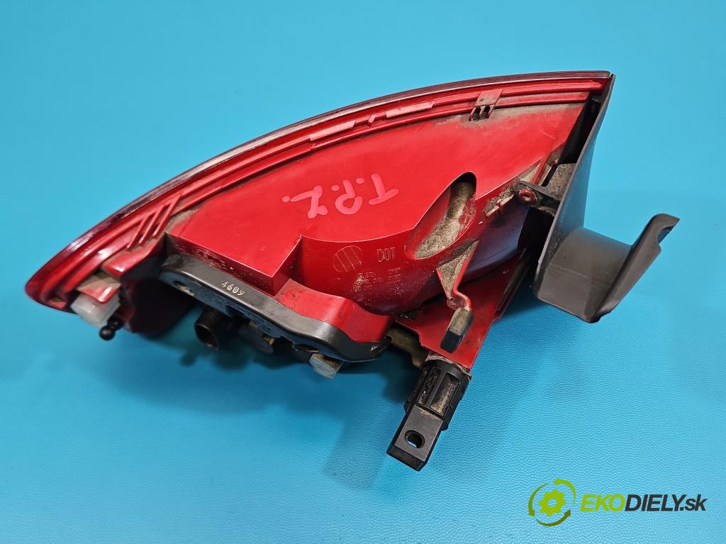 Audi A4 B8 2007-2015 2.0 tdi 136hp manual 100 kW 1968 cm3 4- světlo zadní pravé 8K5945096B (Klika dveří ostatní)