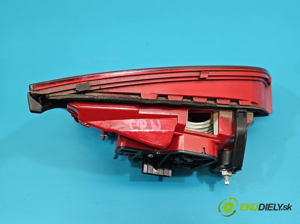 Audi A4 B8 2007-2015 2.0 tdi 136hp manual 100 kW 1968 cm3 4- světlo zadní pravé 8K5945094B (Klika dveří ostatní)