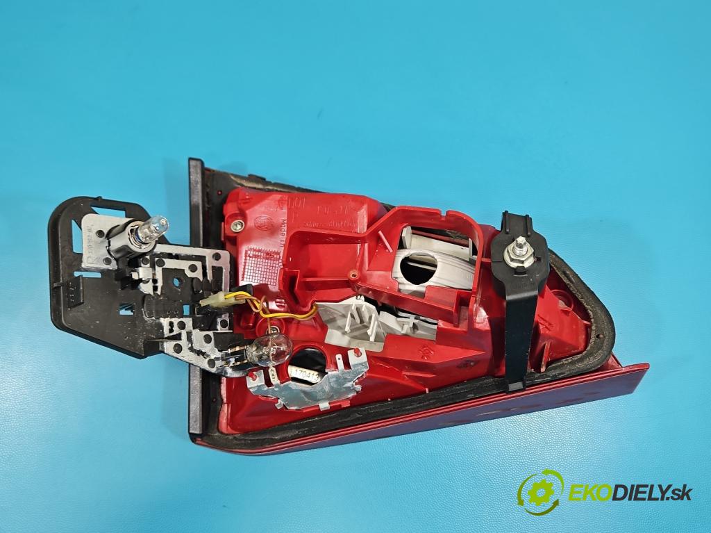 Audi A4 B8 2007-2015 2.0 tdi 136hp manual 100 kW 1968 cm3 4- světlo zadní pravé 8K5945094B (Klika dveří ostatní)