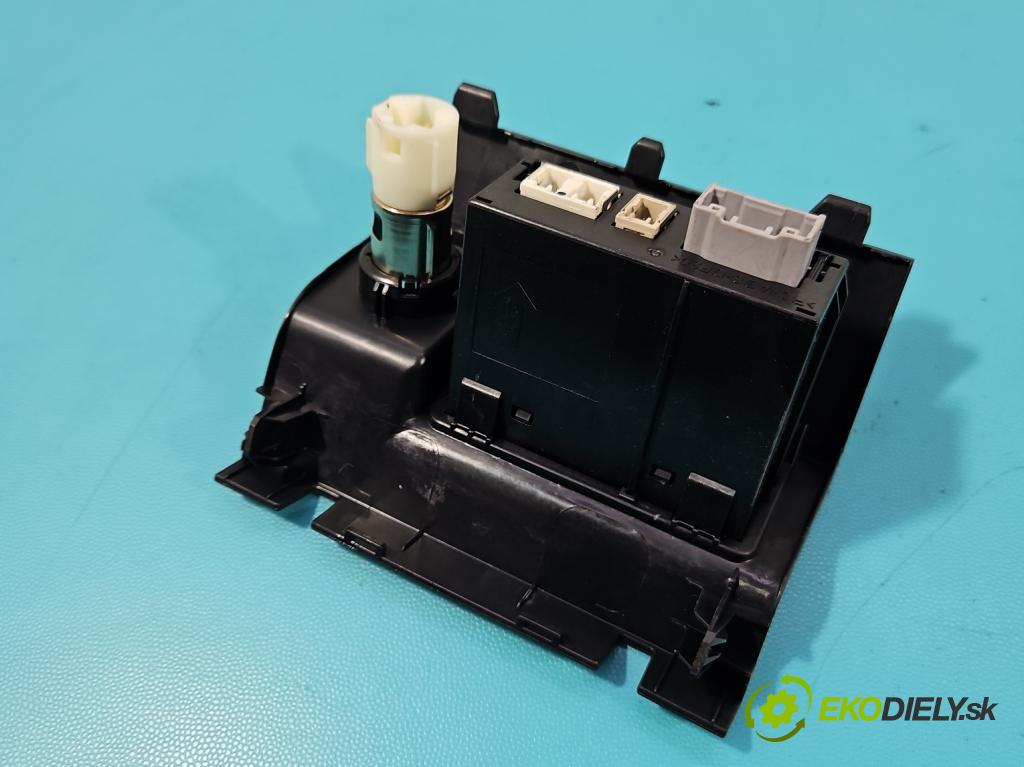 Mazda 6 III GJ 2012-2024 2.0 16V 145 HP automatic 107 kW 1998 cm3 5- zásuvka USB TK78669U0C