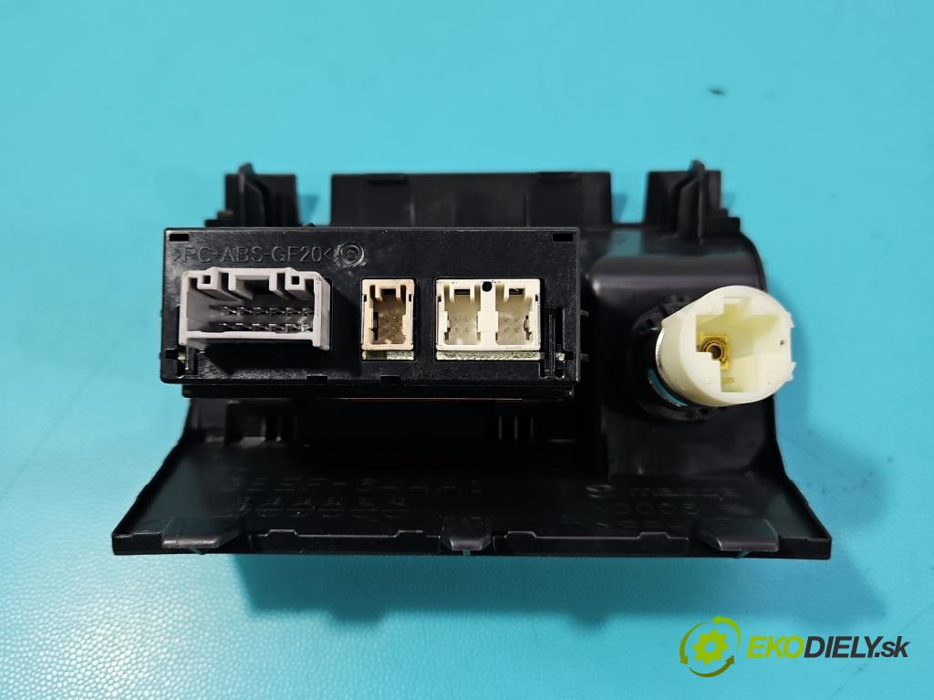 Mazda 6 III GJ 2012-2024 2.0 16V 145 HP automatic 107 kW 1998 cm3 5- zásuvka USB TK78669U0C