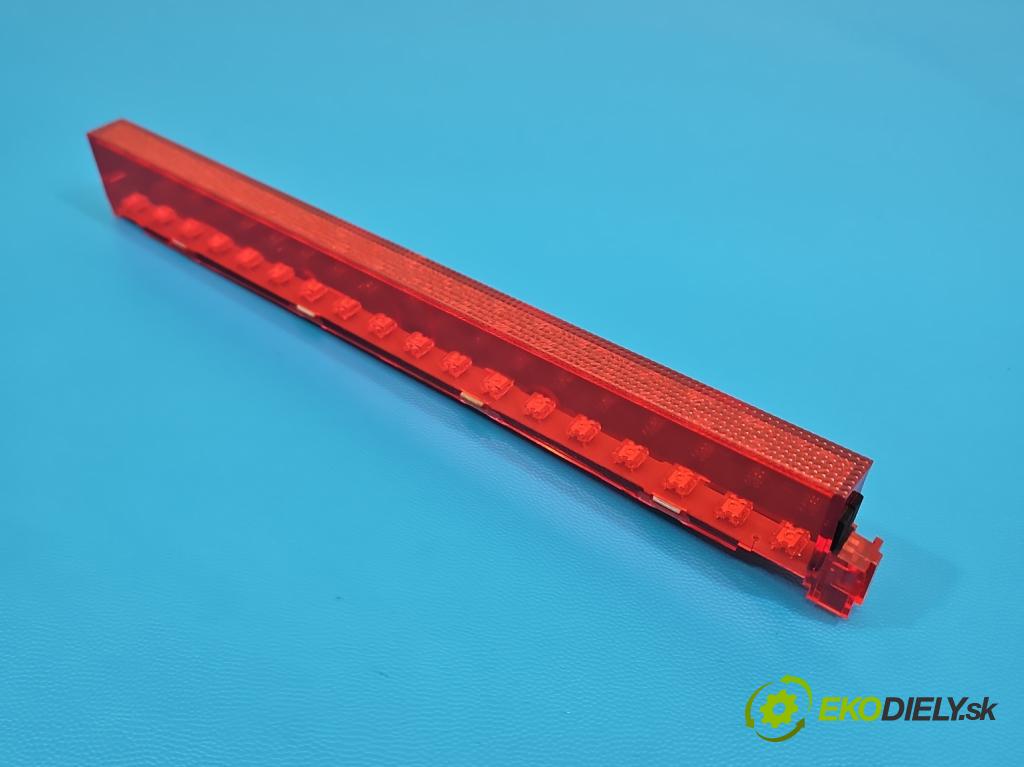 Audi A4 B8 2007-2015 2.0 tdi 136hp manual 100 kW 1968 cm3 4- světlo: