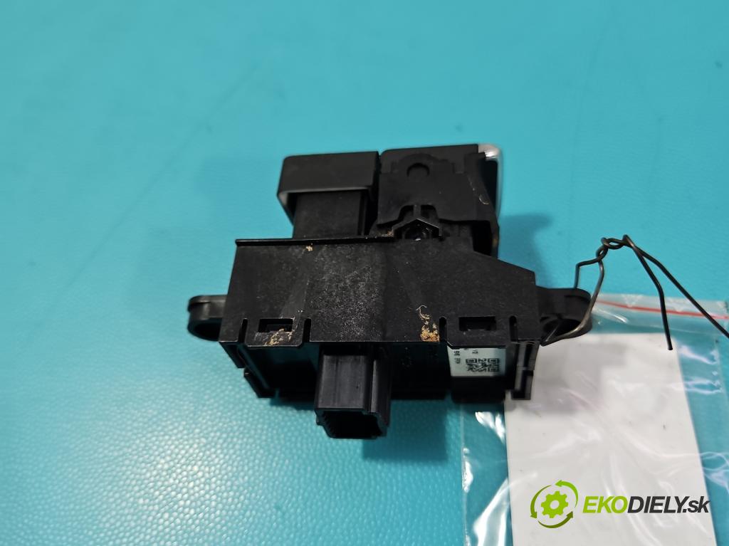 Mazda 6 III GJ 2012-2024 2.0 16V 145 hp automatic 107 kW 1998 cm3 5- Přepínač brzda: ručního  (Páčky pod volantem)