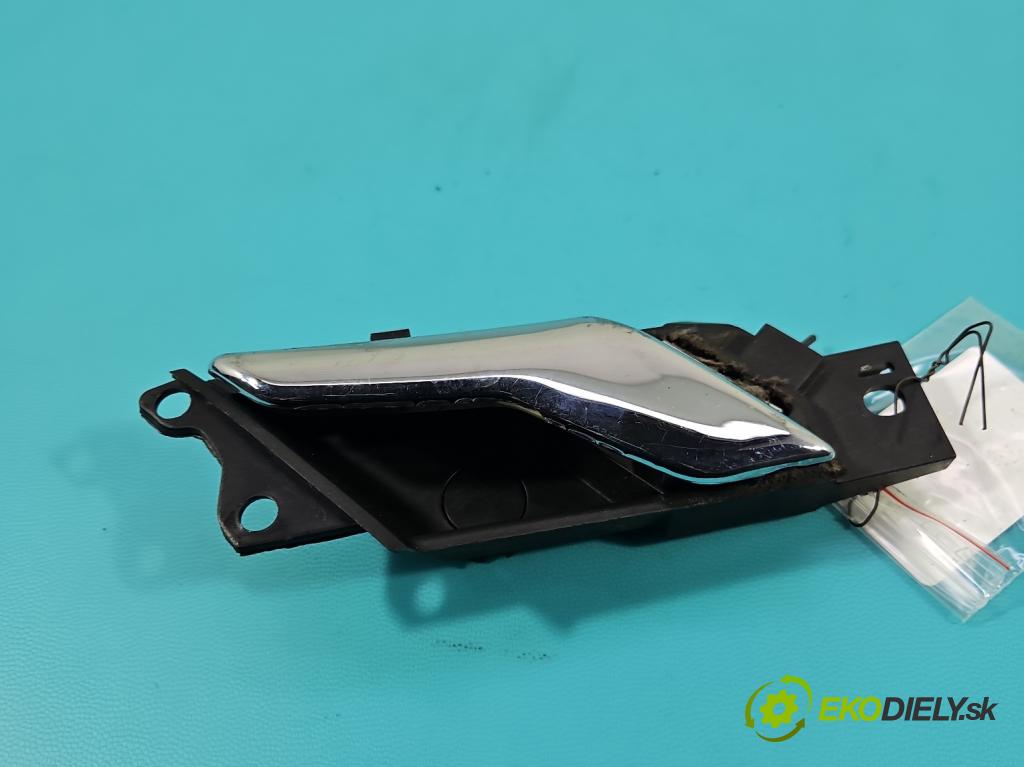 Opel Antara 2006-2015 2.0 cdti 150 hp automatic 110 kW 1991 cm3 5- klika uvnitř: zadní levé 96660863