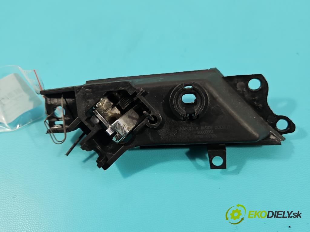 Opel Antara 2006-2015 2.0 cdti 150 hp automatic 110 kW 1991 cm3 5- klika uvnitř: přední pravé 96660864