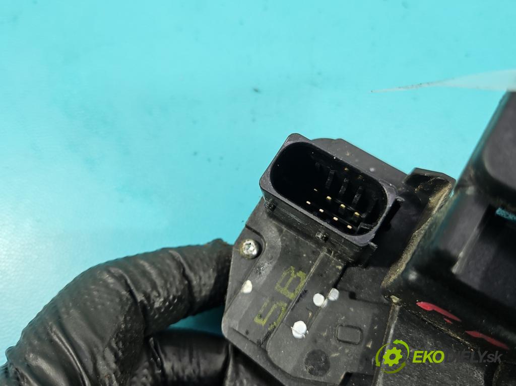 Opel Antara 2006-2015 2.0 cdti 150 hp automatic 110 kW 1991 cm3 5- zámek přední pravý