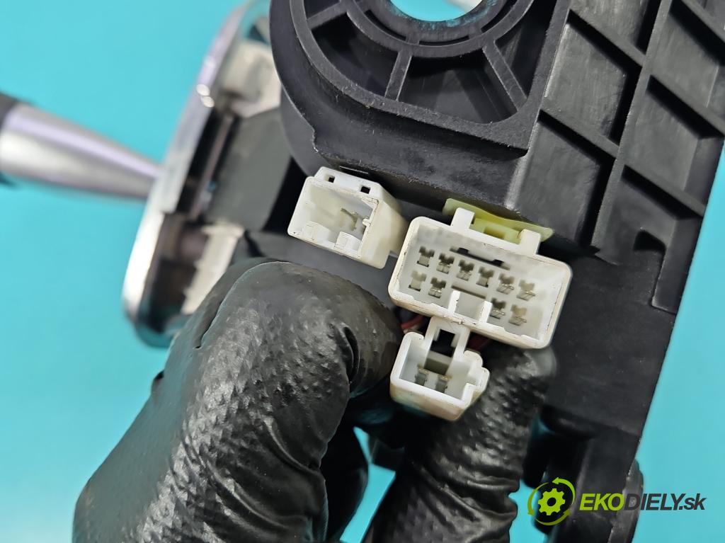 Opel Antara 2006-2015 2.0 cdti 150 HP automatic 110 kW 1991 cm3 5- Páka: Změny: stupeň,rýchlosť  (Rýchlostná páka (kulisa))