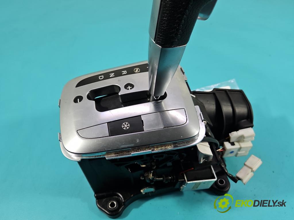 Opel Antara 2006-2015 2.0 cdti 150 HP automatic 110 kW 1991 cm3 5- Páka: Změny: stupeň,rýchlosť  (Rýchlostná páka (kulisa))