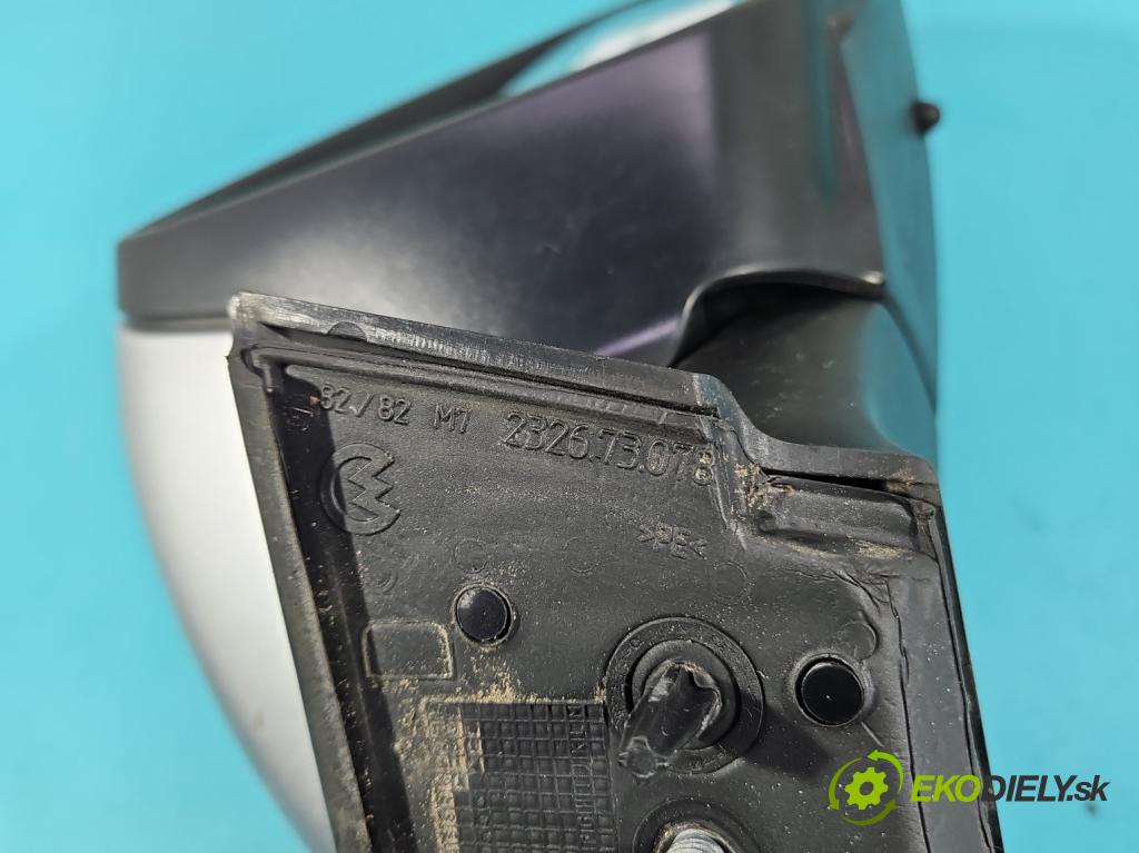 Peugeot 208 I 2012-2019 1.2 12V 82 HP manual 60 kW 1199 cm3 5- zrkadlo pravé  (Kľučka dverí ostatné)