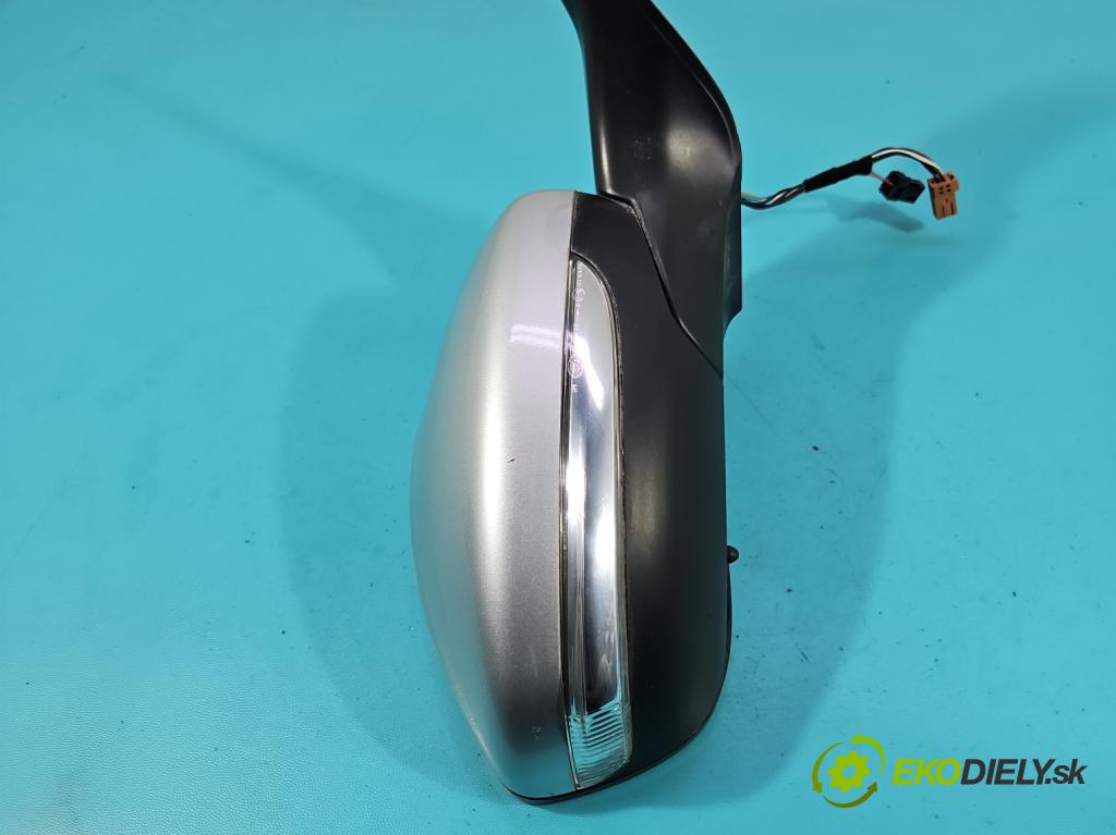 Peugeot 208 I 2012-2019 1.2 12V 82 HP manual 60 kW 1199 cm3 5- zrkadlo pravé  (Kľučka dverí ostatné)