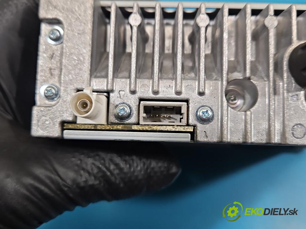 Peugeot 208 I 2012-2019 1.2 12V 82 HP manual 60 kW 1199 cm3 5- Radio originál 98030745ZD