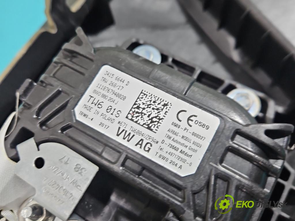 Audi A4 B9 2015-2024 2.0 TFSI 252KM automatic 185 kW 1984 cm3 4- kokpit,pristrojová doska rozdeľovacia