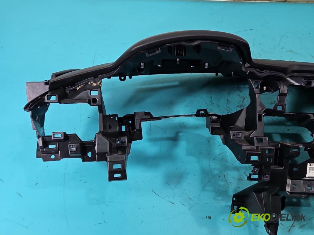 Mazda 6 III GJ 2012-2024 2.0 16V 145 HP automatic 107 kW 1998 cm3 5- kokpit,pristrojová doska rozdeľovacia
