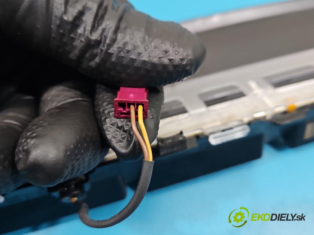 Bmw 5 G30 2017-2024 2.0d 190 HP automatic 140 kW 1995 cm3 4- světlo: stop: 7360527