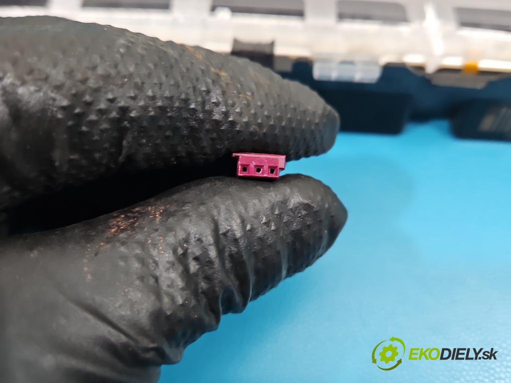 Bmw 5 G30 2017-2024 2.0d 190 HP automatic 140 kW 1995 cm3 4- světlo: stop: 7360527