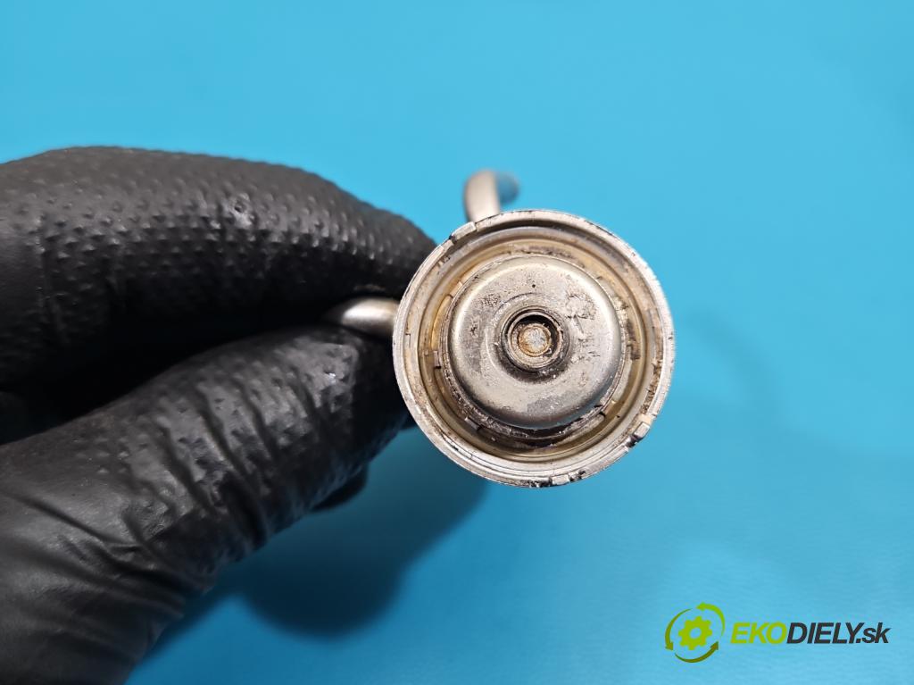 Bmw 5 G30 2017-2024 2.0d 190 HP automatic 140 kW 1995 cm3 4- vstrek 8580209 (Vstrekovač paliva)