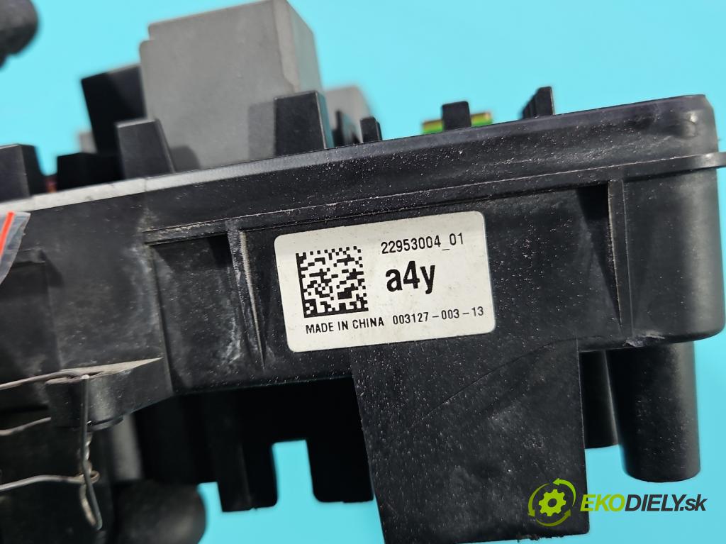 Opel Insignia A 2008-2017 2.0 cdti 131 hp manual 96 kW 1956 cm3 5- skříňka pojistková 22953004 (Pojistková skříňka)