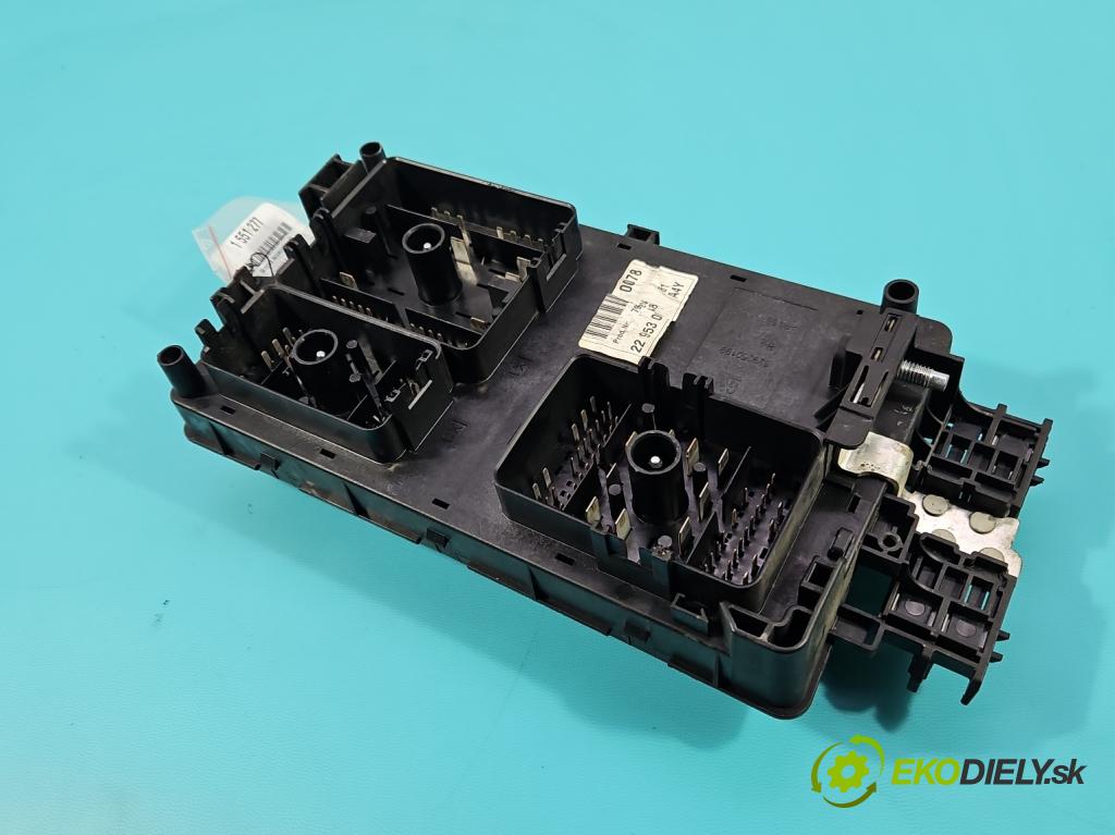 Opel Insignia A 2008-2017 2.0 cdti 131 hp manual 96 kW 1956 cm3 5- skříňka pojistková 22953004 (Pojistková skříňka)