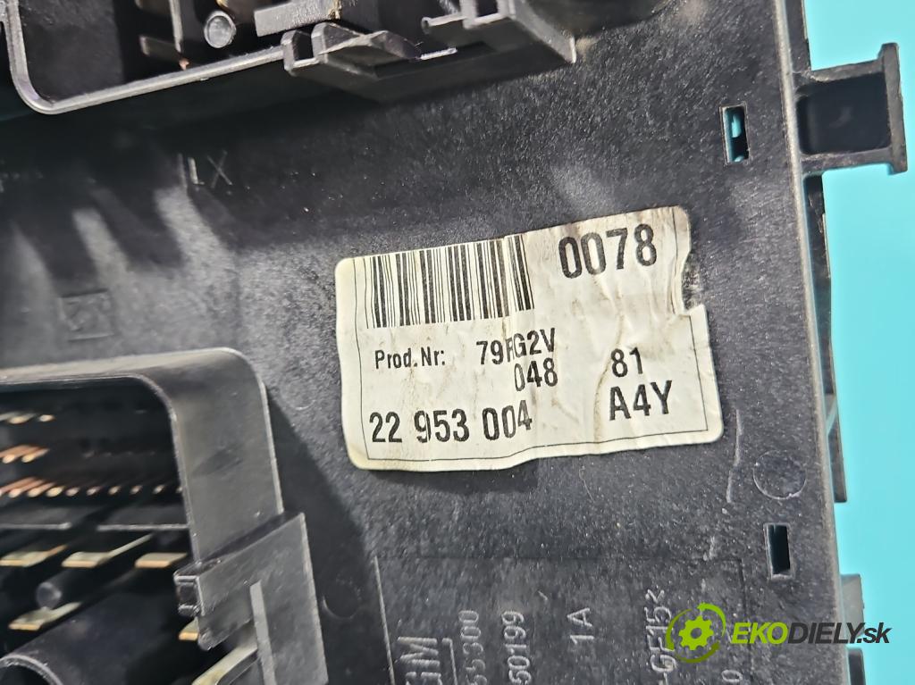 Opel Insignia A 2008-2017 2.0 cdti 131 hp manual 96 kW 1956 cm3 5- skříňka pojistková 22953004 (Pojistková skříňka)