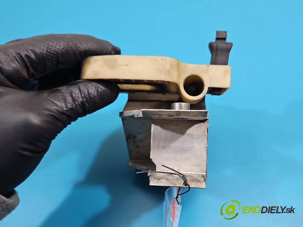 Bmw 5 G30 2017-2024 2.0d 190 HP automatic 140 kW 1995 cm3 4- Upevnenie: 7357216