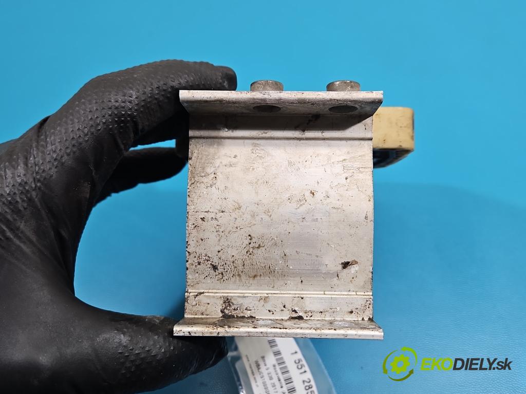 Bmw 5 G30 2017-2024 2.0d 190 HP automatic 140 kW 1995 cm3 4- Upevnenie: 7357216