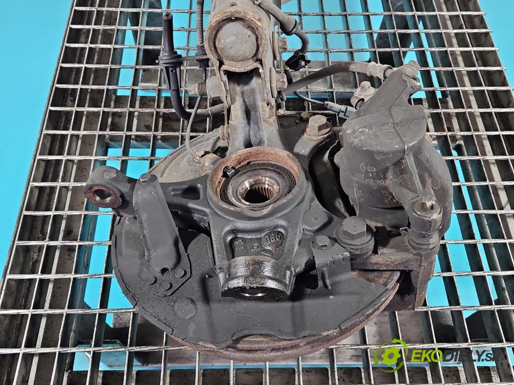 Peugeot 308 II 2013-2021 1.2 12V 110 hp manual 81 kW 1199 cm3 5- náboj levé  (Náboj kola)