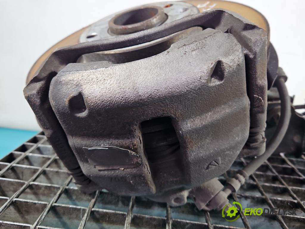 Peugeot 308 II 2013-2021 1.2 12V 110 hp manual 81 kW 1199 cm3 5- brzdič přední pravý  (Klika dveří ostatní)